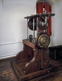 image link-to-hermitage-copying-lathe-for-making-guilloche-patterns-2-sf0.jpg